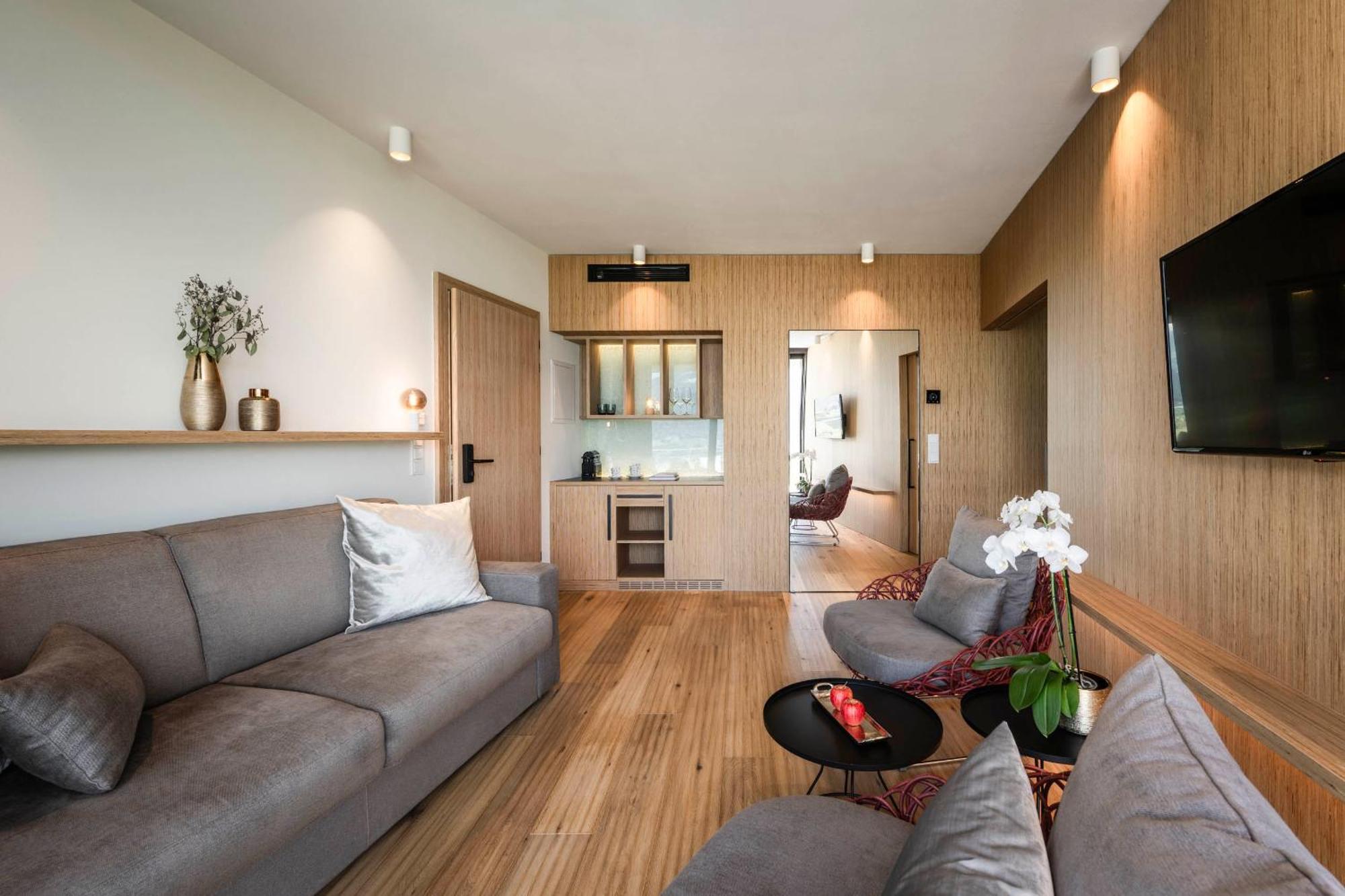 Hotel Mitterplatt  Schenna Exteriör bild